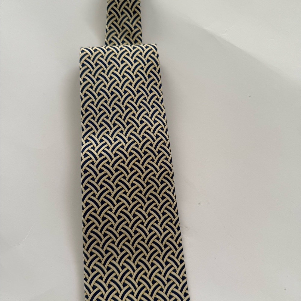 Gucci Navy and Cream Patterned Tie